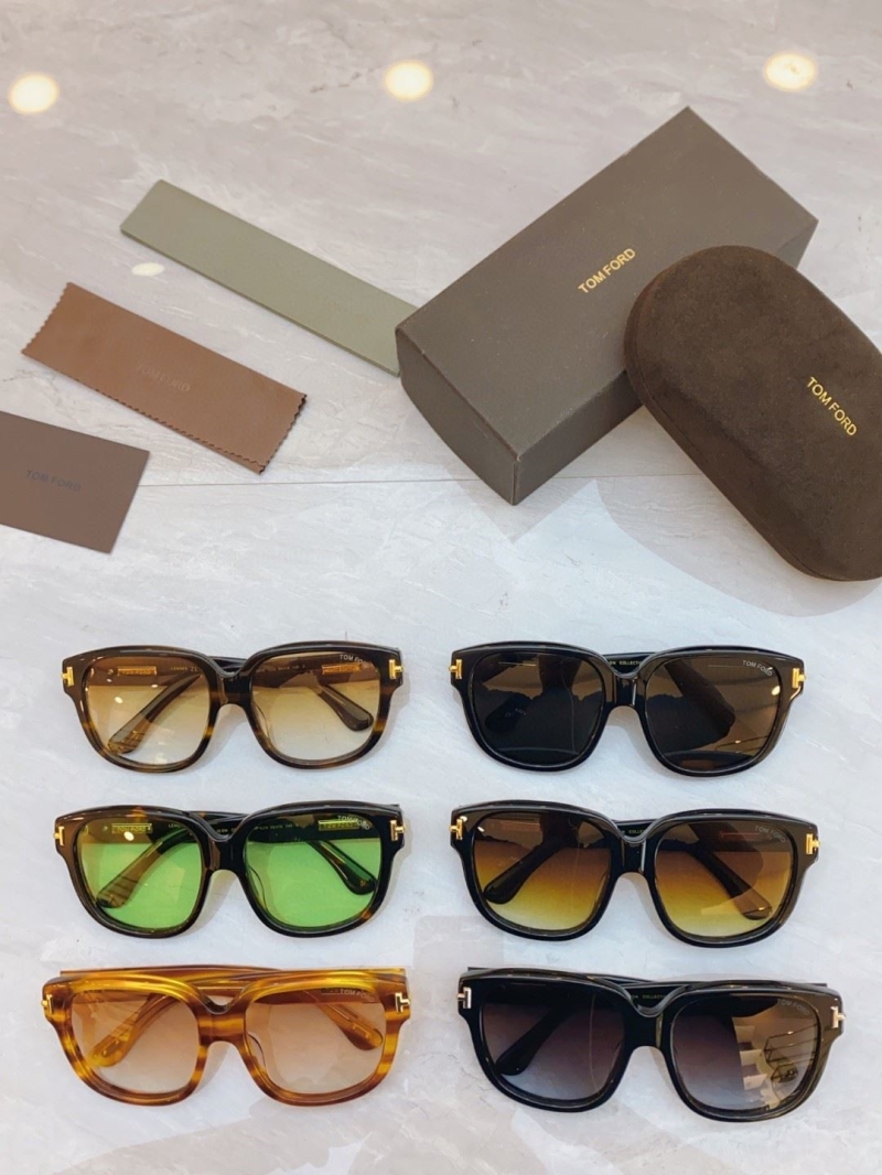 TOM FORD